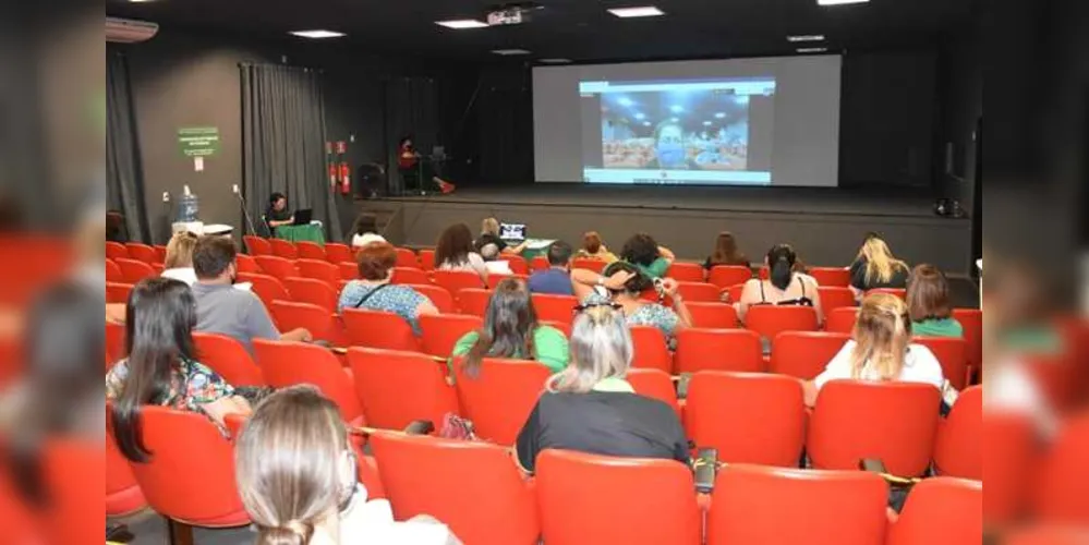 Prefeitura participou de reunião virtual nesta quinta-feira (18) junto ao Núcleo Regional de Educação