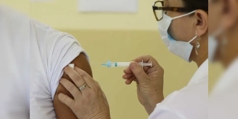 Governo do Paraná garantiu reserva orçamentária de R$ 200 milhões para a compra de vacinas