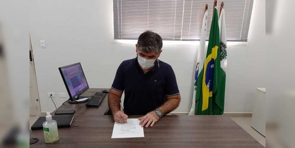 Em Cândido de Abreu, o prefeito Renan Romanichen também assinou o termo de interesse para aderir ao consórcio