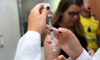 Vacinação começará de forma simbólica em UBS na 31 de Março