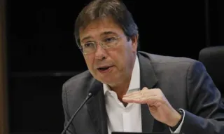 Imagem ilustrativa da imagem Presidente da Eletrobras renuncia ao cargo
