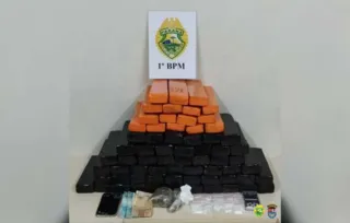 Imagem ilustrativa da imagem Policiais apreendem mais de 46 quilos de drogas em PG