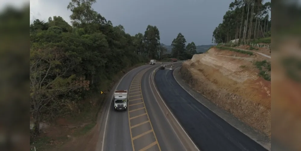 Segmento entre os kms 328 e 331 é o primeiro de uma série de trechos que serão concluídos neste ano nas cidades de Ortigueira, Imbaú e Tibagi
