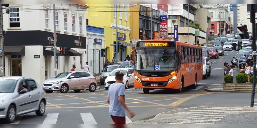Transporte público coletivo de Ponta Grossa está em crise.