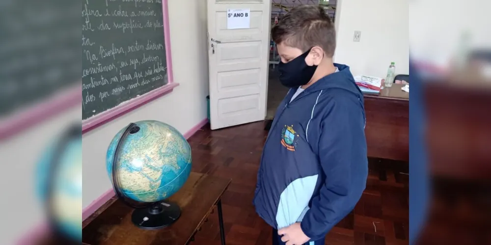 Alunos puderam trabalhar com o globo terrestre na sala de aula