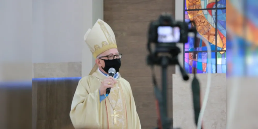 Celebração foi transmitida pelas redes sociais da paróquia e da Diocese e Rádio Sant'Ana.