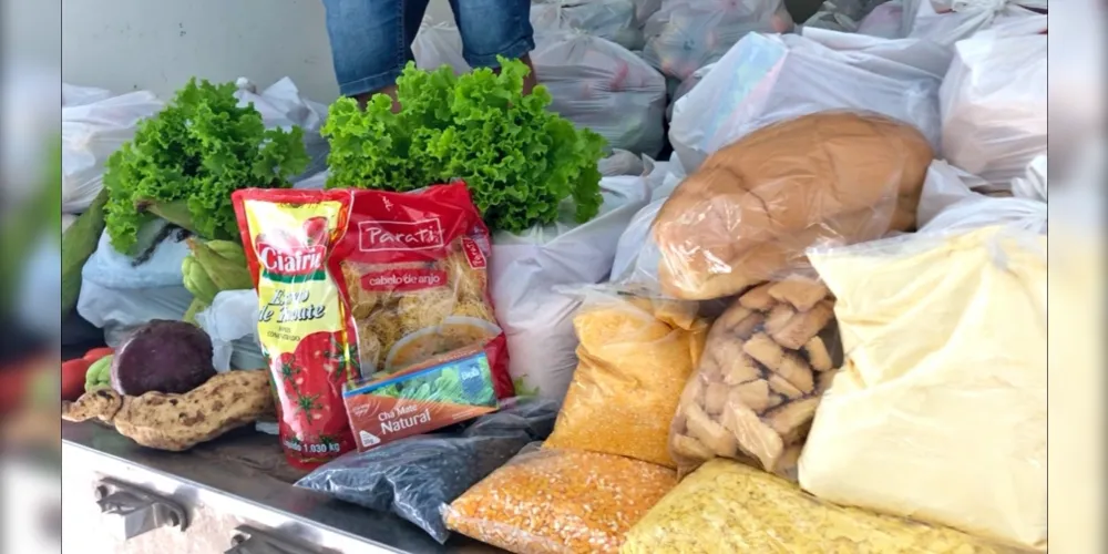 Foram confeccionadas mais de 400 cestas com alimentos provenientes da agricultura familiar
