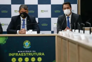 Ratinho Junior (à direita) teve reuniões com o presidente Bolsonaro.