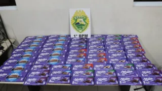 As 60 barras de chocolate foram levadas para a delegacia