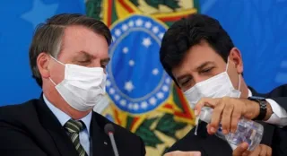 Em livro, ex-ministro diz que presidente não se importava com dados da pandemia e se limitava a defender a cloroquina