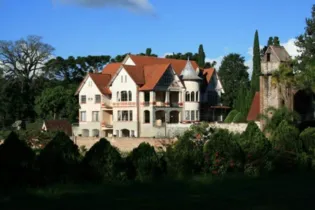O castelo foi usado para a gravação de um filme que mostra supostas aparições sobrenaturais na propriedade.
