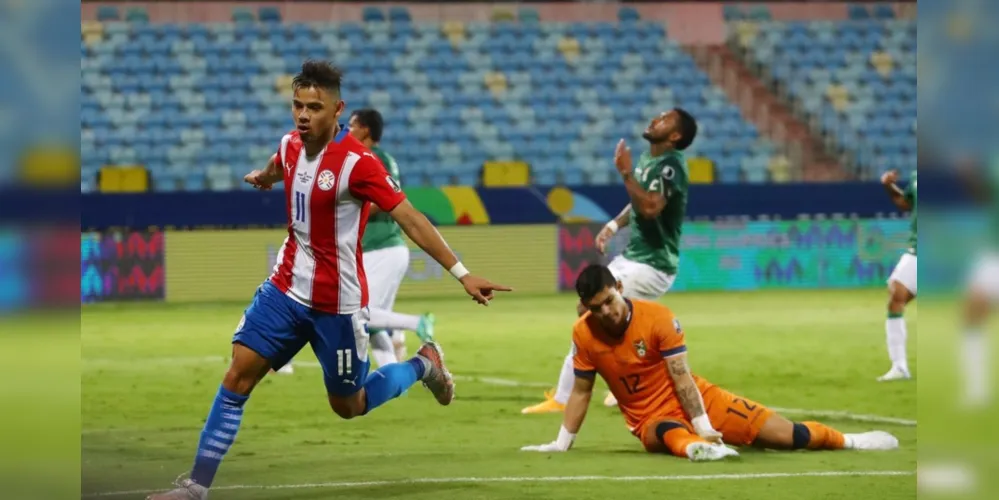 O destaque da noite de jogos ficou para o atacante paraguaio Angel Romero, que marcou dois gols e garantiu a vitória para sua seleção