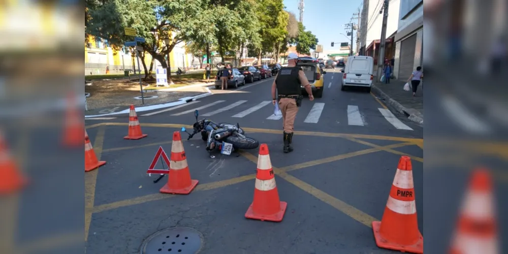 Acidente aconteceu no cruzamento entre as ruas Cel. Francisco Ribas e Saldanha Marinho