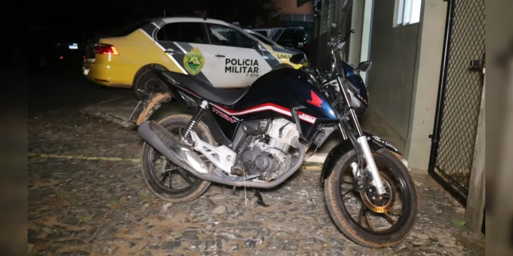Motocicleta havia sido furtada em Curitiba e estava sendo monitorada por satélite