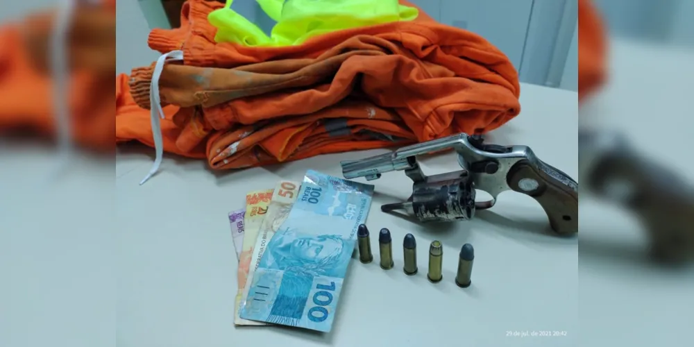 Imagem ilustrativa da imagem Suspeitos de roubos em PG são detidos com arma em Uvaranas