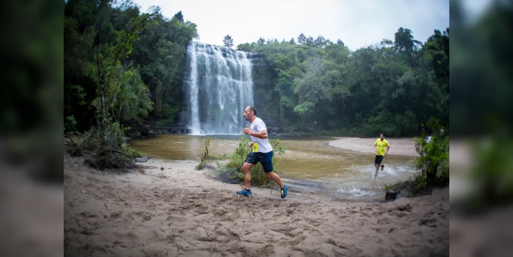 Em 2017, a Cachoeira da Mariquinha já sediou o evento, com
recorde de inscrições. Atrativo turístico volta a ser palco da Corrida na
Roça no próximo domingo, dia 15