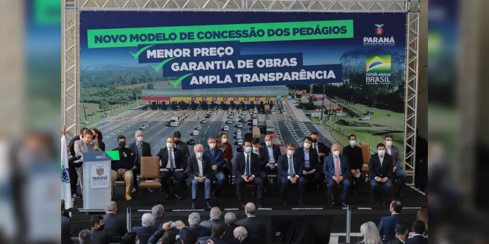 Carlos Massa Ratinho Junior e o ministro da Infraestrutura, Tarcísio Gomes de Freitas, apresentam, os detalhes da nova concessão