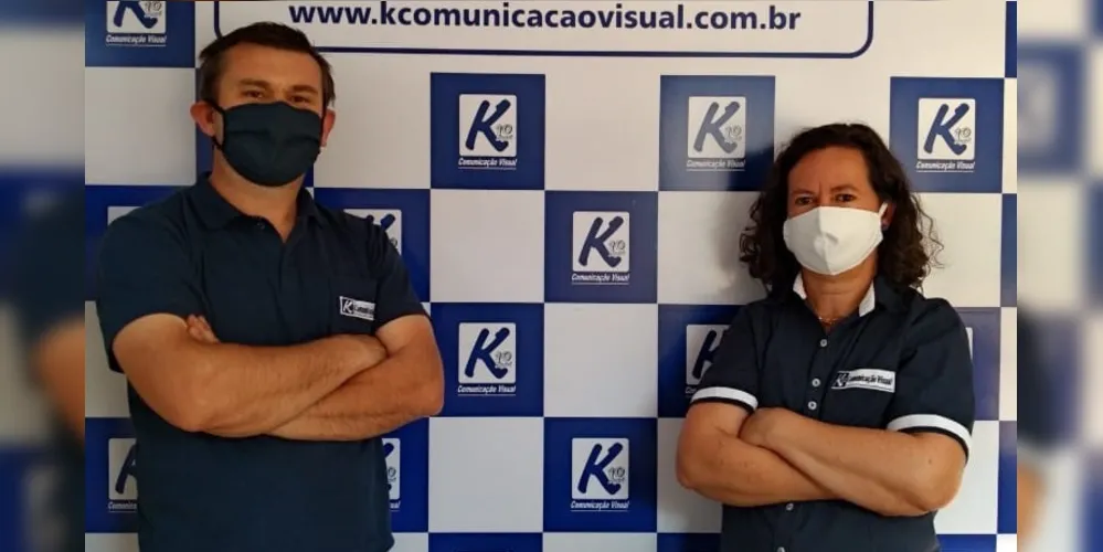 Sócios proprietários da K Comunicação Visual, Mário César e Rubia Kaminski, comemoram os avanços na empresa