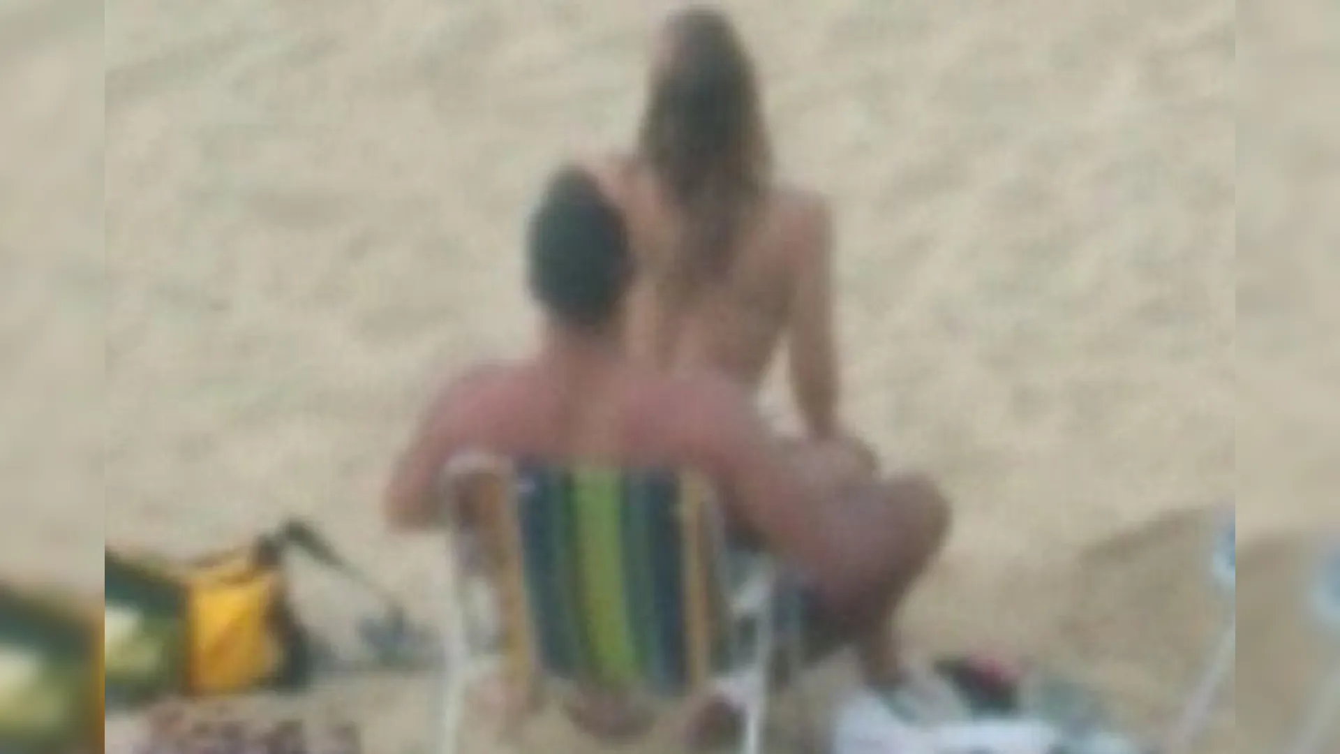 Casal é flagrado fazendo sexo à luz do dia em praia de SC | aRede