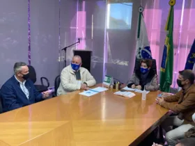 Conversa aconteceu na Prefeitura Municipal de Ponta Grossa.