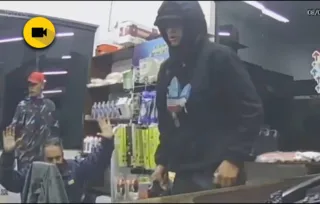 Imagem ilustrativa da imagem Vídeos mostram dupla levando terror em assaltos em PG