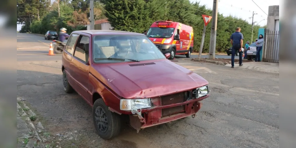 Veículo Fiat Uno se envolveu no acidente