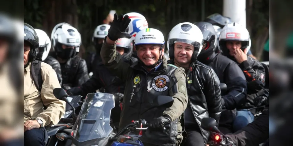 Presidente da República, Jair Messias Bolsonaro (sem partido), durante 'motociata'.