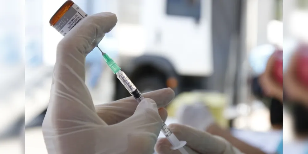 Prefeitura recebeu 10.500 doses para completar o esquema vacinal de todos os grupos que receberam a primeira dose de Astrazeneca até dia 14 de agosto.