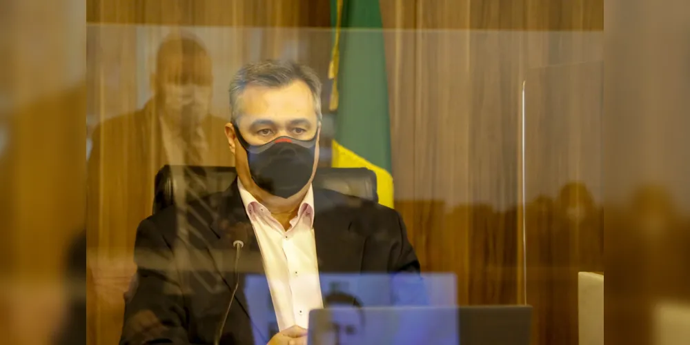 Secretário da Saúde, Beto Preto, apresenta relatório com números da pandemia, durante audiência na Assembleia Legislativa