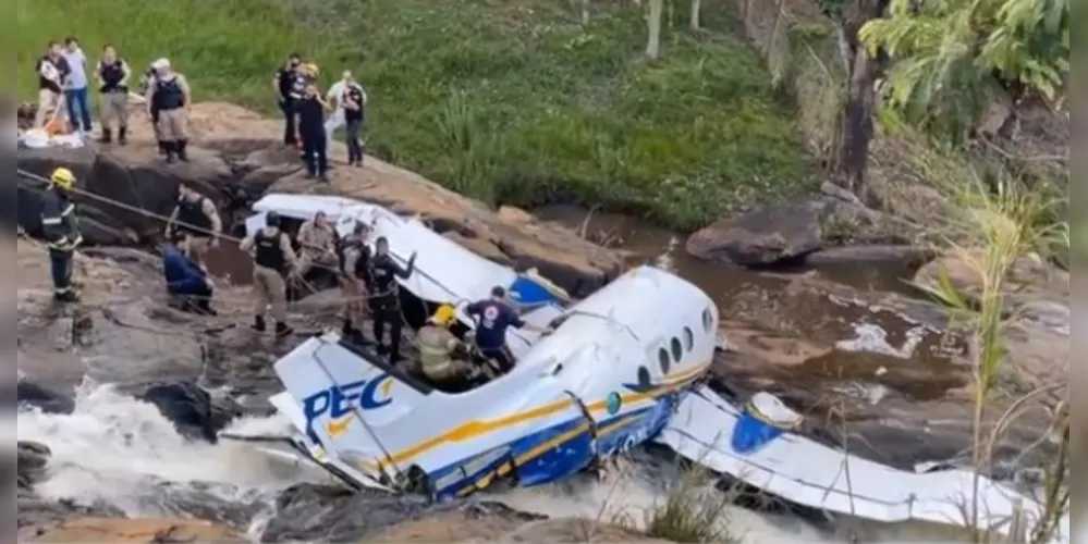 Avião em que Marília Mendonça estava caiu em MG.