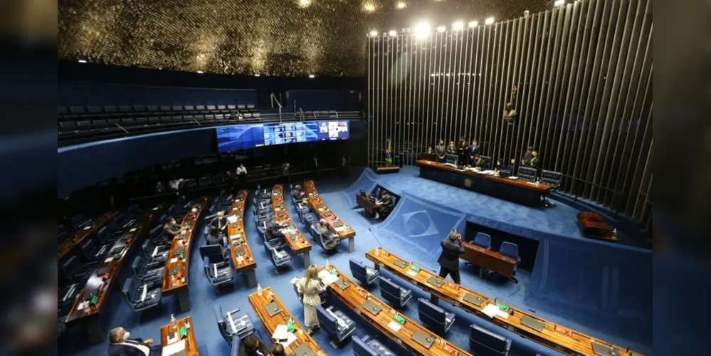 Imagem ilustrativa da imagem Senado aprova PEC da reforma eleitoral