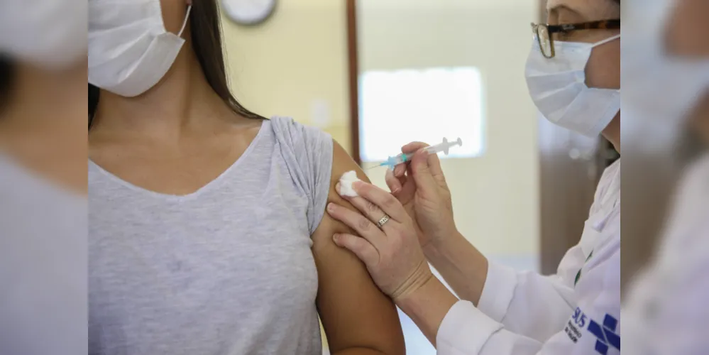 Haverá vacinação de adolescentes na quinta e sexta-feira para quem tem 16 e 17 anos completos com aplicação de oito mil doses ao total