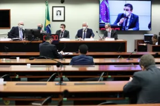 Lideranças, dentre elas Aliel e Marcos Pontes, durante reunião na Comissão de Ciência.