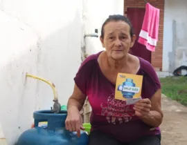 Lucelia Schechtel Gomes, moradora da Vila Baraúna, já utiliza do Programa Feira Verde há mais de 13 anos