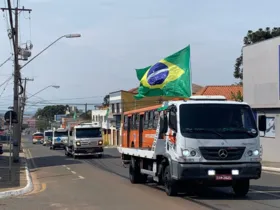 Veículos transitaram pela Avenida Visconde de Mauá