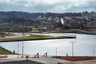 Parque se torna um dos principais cartões-postais de Ponta Grossa. Avenida Carlos Cavalcanti também recebeu melhorias