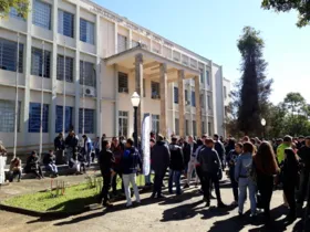 Mais de 9 mil pessoas estão participando do processo seletivo da Universidade Estadual de Ponta Grossa. 
