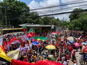 Na manhã deste sábado, foram registradas manifestações na cidade do Rio de Janeiro, de Salvador, Fortaleza, Belém, Boa Vista, Maceió e Goiânia