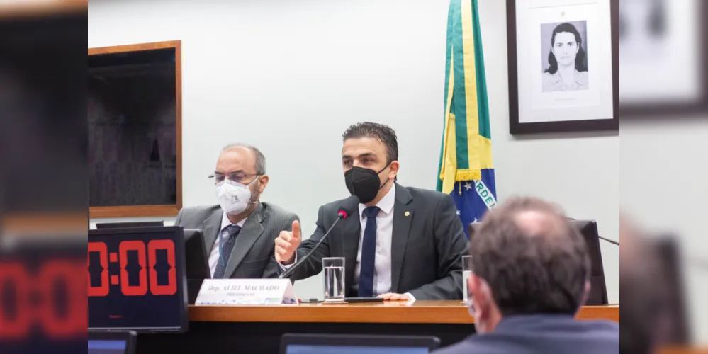Relatório do deputado federal Aliel Machado (PSB-PR), foi aprovado