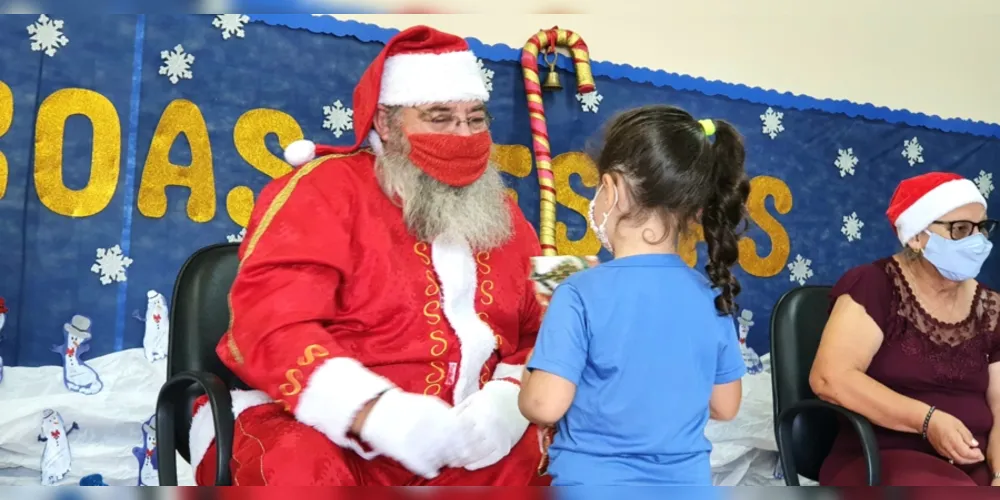 O CMEI Paulo Cunha Nascimento foi escolhido pelo Sesc para ser o local da primeira entrega dos brinquedos de Natal neste ano