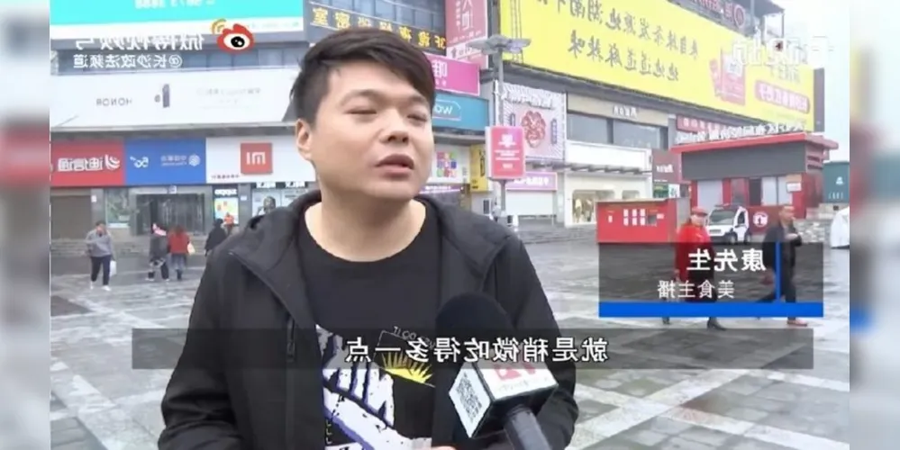 Entrevistado em reportagem, o dono afirmou perder "centenas de yuans" a cada visita do rapaz