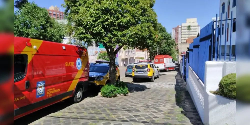 Uma mulher de 41 anos foi socorrida entre a vida e a morte após ser brutalmente agredida pelo marido no bairro São Francisco, em Curitiba.