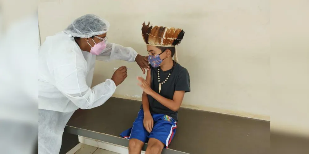 Paraná inicia vacinação de crianças indígenas, com previsão de atender 3.125 nesse grupo.