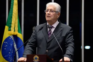 Ex-governador do Estado do Paraná, Roberto Requião (sem partido).