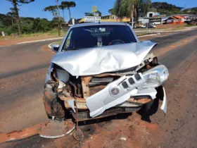 No veículo Fiat Uno, duas vítimas foram encaminhadas para hospitais da região