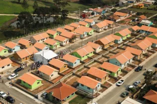 Casas populares serão construídas por meio do programa 'Casa Fácil Paraná'.