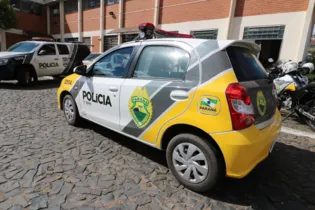 A ocorrência foi registrada por equipes da Polícia Militar, na rua Décio Vergani, região de Uvaranas, em Ponta Grossa.