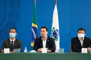Ratinho Junior convocou uma coletiva no Palácio Iguaçu para anunciar o plano de operação das rodovias a partir do fim das concessões