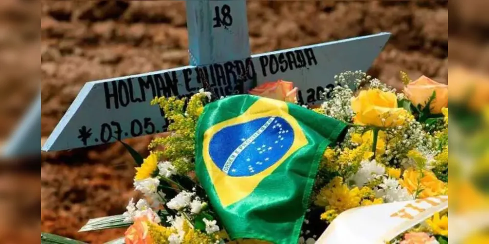 O Brasil registrou 1.174 mortes por covid, nesta terça-feira (8). É o maior valor em 24h desde 10 de agosto de 2021, quando foram registrados 1.183 óbitos.