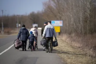 Decisão do governo é de ajudar as pessoas que estão fugindo da guerra na Europa.